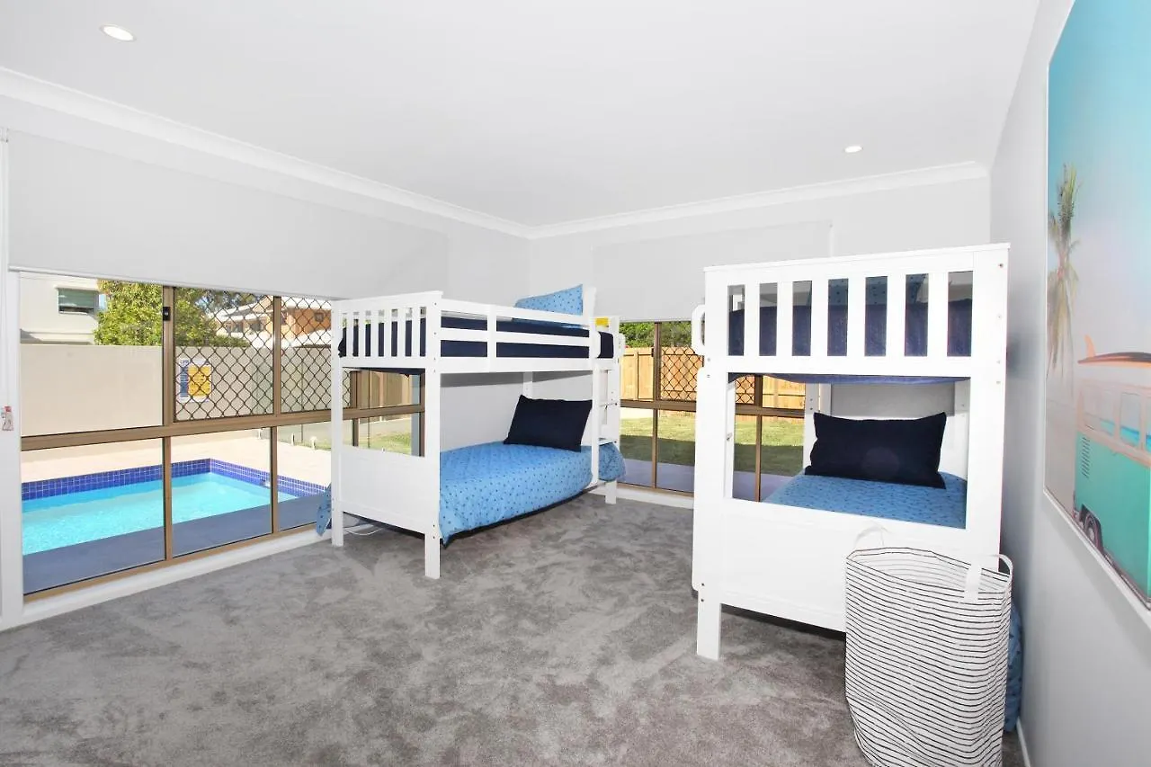 Beautiful Beach House In The Heart Of Town Coolum Beach Prázdninový dům